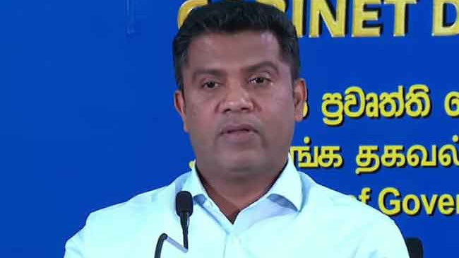 சுகாதார அமைச்சரின் அதிரடி: தன்னிச்சையாகச் செயற்பட்ட தொழிற்சங்கங்களுக்குப் புதிய கட்டுப்பாடுகள்.